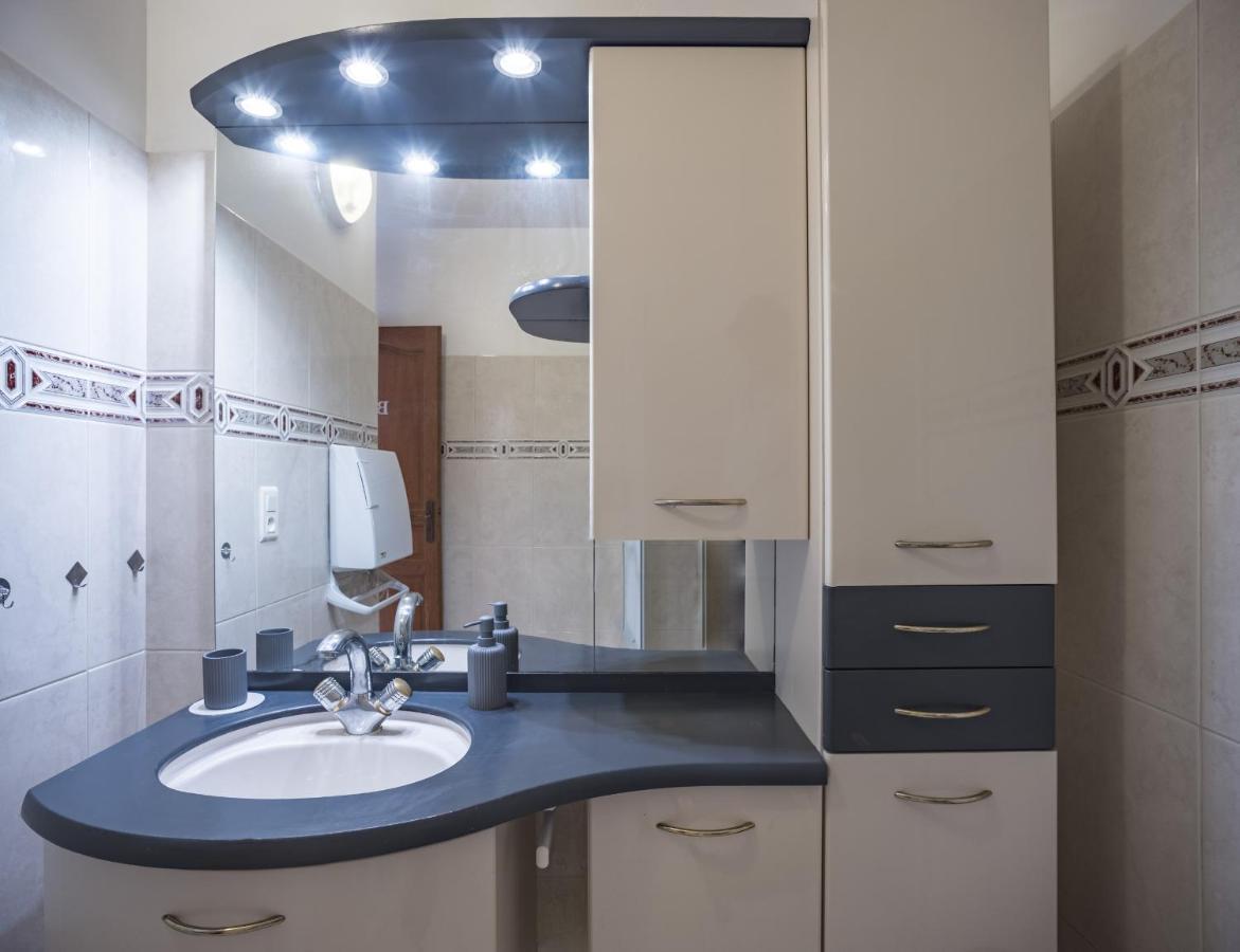 Le Logis De L'Arc - 5Min Hypercentre - Max 6 Personnes Apartamento Troyes Exterior foto